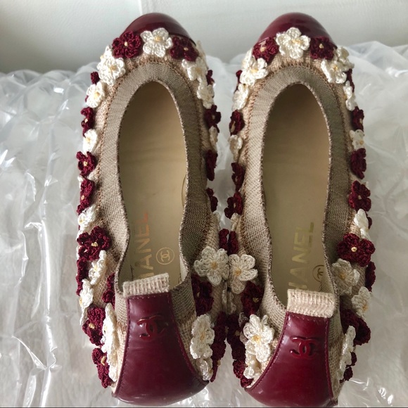 Chanel Camellia Floral Cap Toe Flats GUC size 6 - Picture 6 of 8